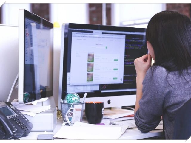 ビジュアルベーシック​（VB）とは？VBA・VB.NETとの違いと特徴をわかりやすくご紹介